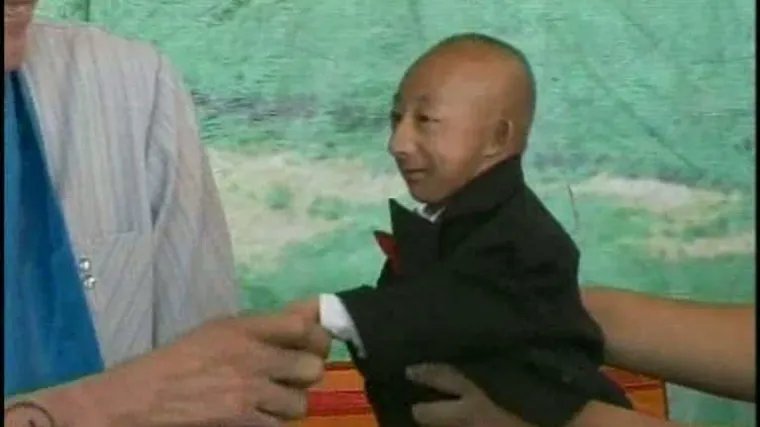 Preminuo najniži čovjek na svijetu