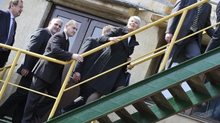 Tjelohranitelj Jadranke Kosor u klinču s novinarkom