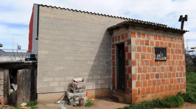 Zadar: Starica živjela s mrtvim sinom