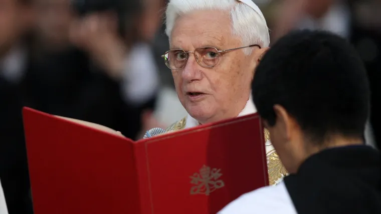 Vatikan pripremio Papinu obranu