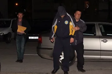 Nasilne policajce suspendirali, jednog priveli