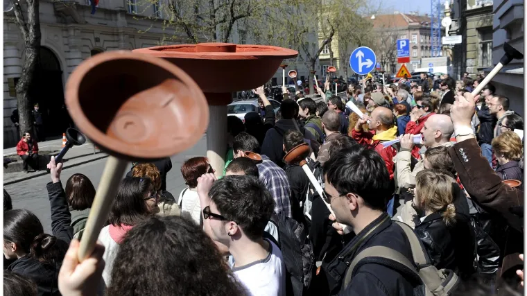 Zahodskim odčepljivačima protiv Bandića