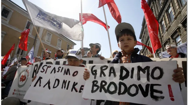 Prosvjed u Rijeci najava svibanjskih &scaron;trajkova