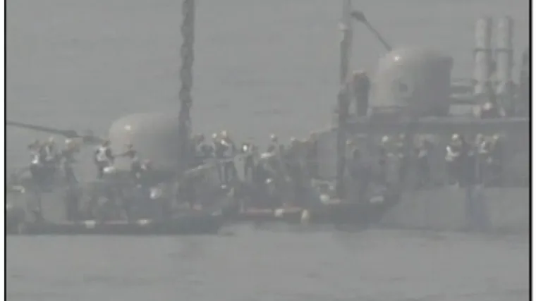 Korejci izvlače potonuli brod