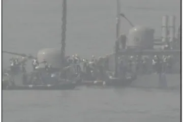 Korejci izvlače potonuli brod