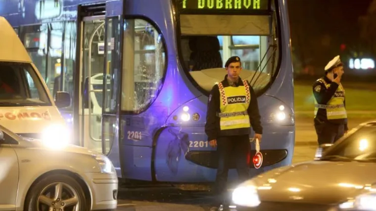 U sudaru tramvaja i busa ozlijeđeno dijete