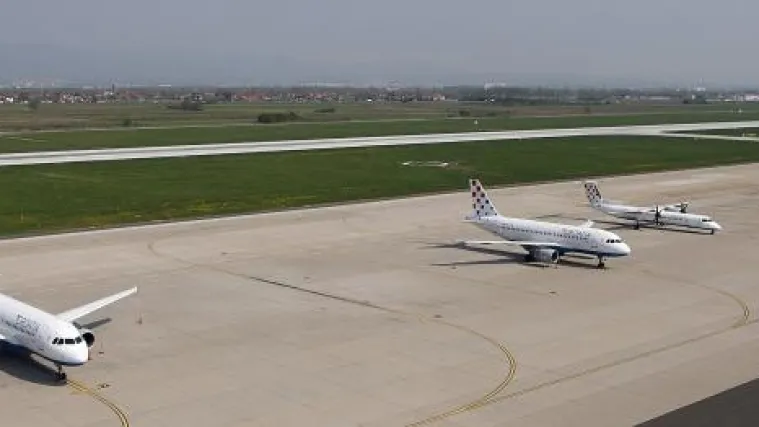 Aerodromi zatvoreni, letovi otkazani