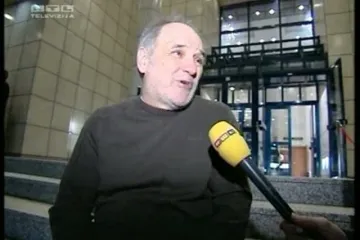 Premijeru svog filma Đole prosjedio na stepenicama