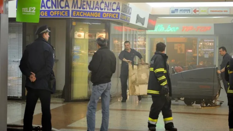 Gusti dim ispunio Importanne centar