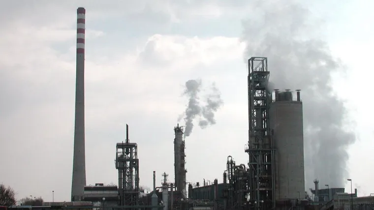 &Scaron;efa Petrokemije smjenjuju zbog isplate regresa