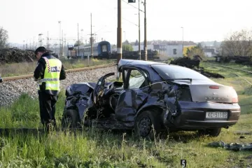 U zdrobljenom autu vozaču slomljena ključna kost