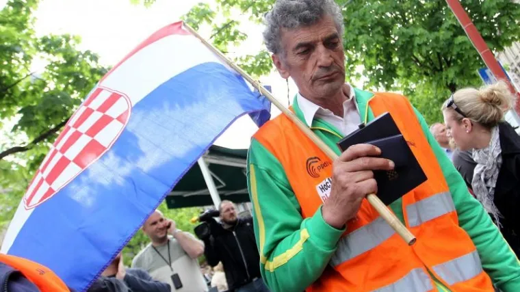 Razočarani branitelji vraćaju odličja