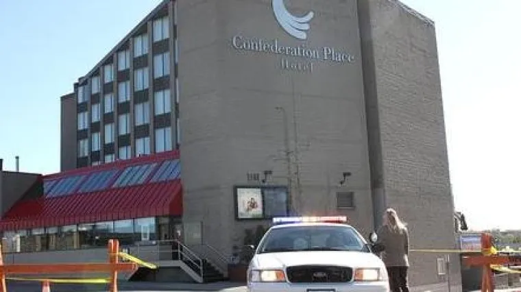 Garažni strop zgnječio 20 automobila