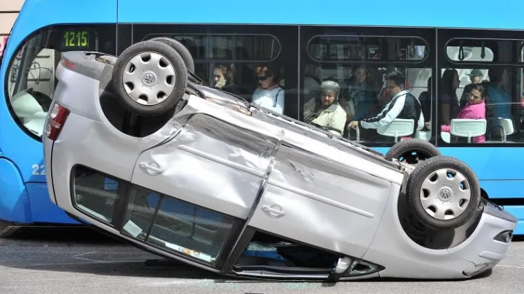 Časne u prometnoj zavr&scaron;ile na krovu