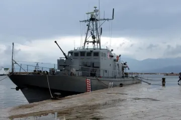 Ratna mornarica spasila norveške brodolomce