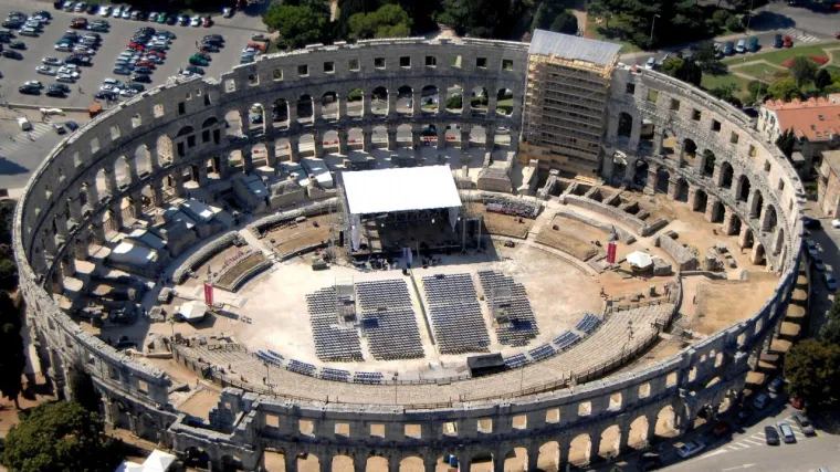 Zbog "bombe" evakuirali pulsku Arenu