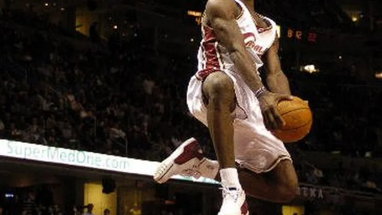 Boston &scaron;okirao Cavse, a James najavio odlazak