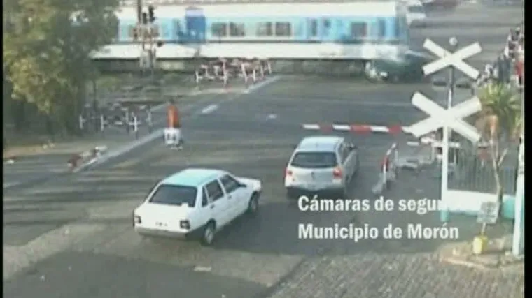 Zaobi&scaron;ao rampu pa ga skr&scaron;io vlak