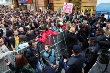 Prosvjednici iz Varšavske: Bandiću, spakiraj kofere!