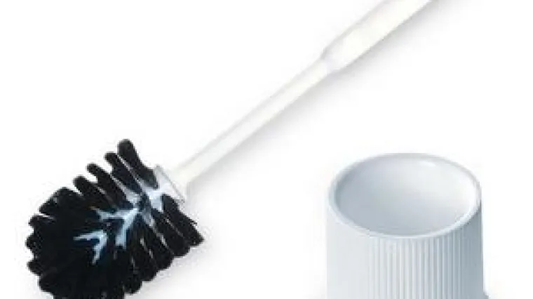 Kobna WC četka u guzici djevojke