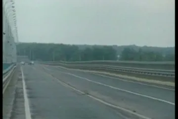 Jaka riječna struja zgužvala veliki most