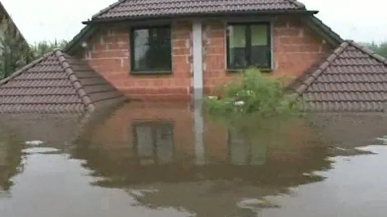 Poljacima voda i dalje "do grla"