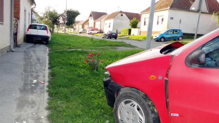 Zaspao za volanom pa udario u kuću