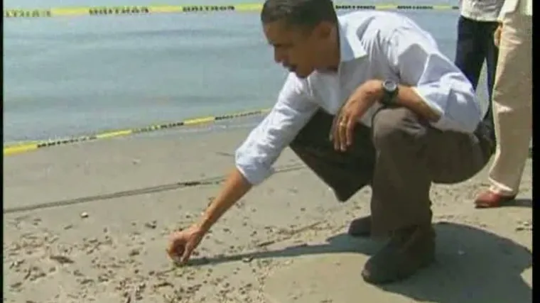 Obama &scaron;etao naftom zagađenom plažom