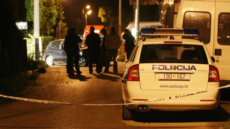 Usred grada poku&scaron;ala ubiti dečka