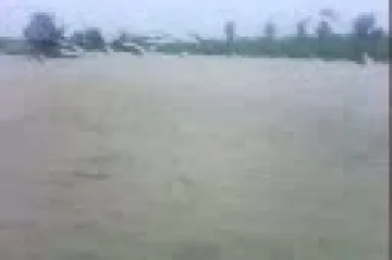 U okolici Đakova sve pod vodom osim ceste