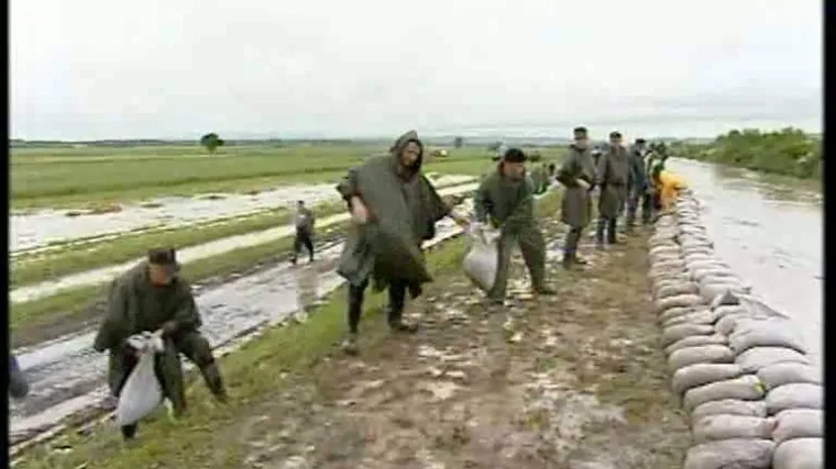 Vojska pomaže poplavljenim područjima