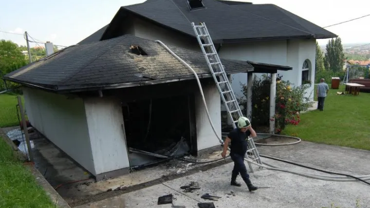 Mačka spasila djecu od požara