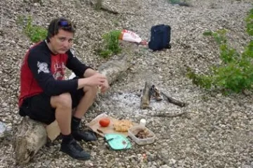 Ranjena Zver leži, a Miloš još bježi