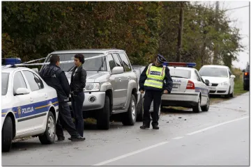 Ranjena Zver leži, a Miloš još bježi