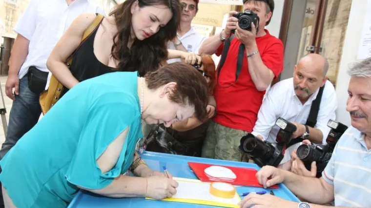 Vlada odlučila u svemu popustiti sindikatima