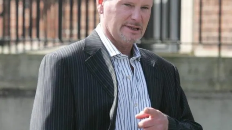 Paul Gascoigne teško ozlijeđen, zabio se u banderu