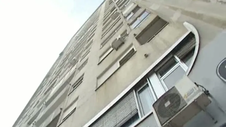 S nebodera otpadaju velike limene oplate