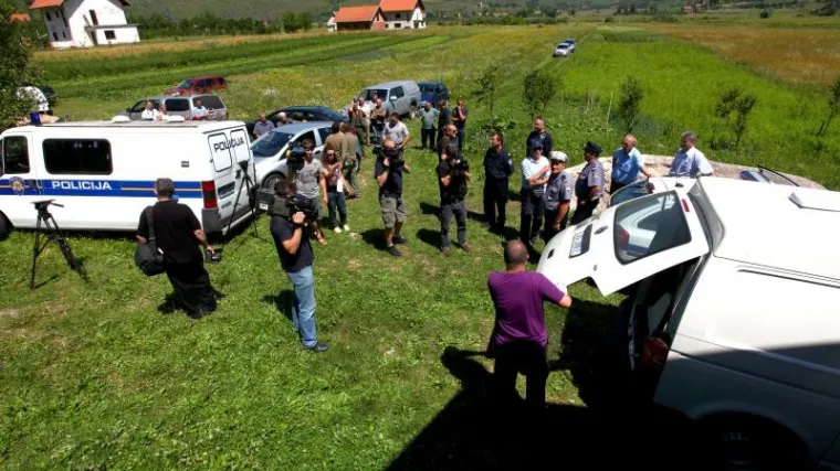 Četvorica mladića nagazila na minu