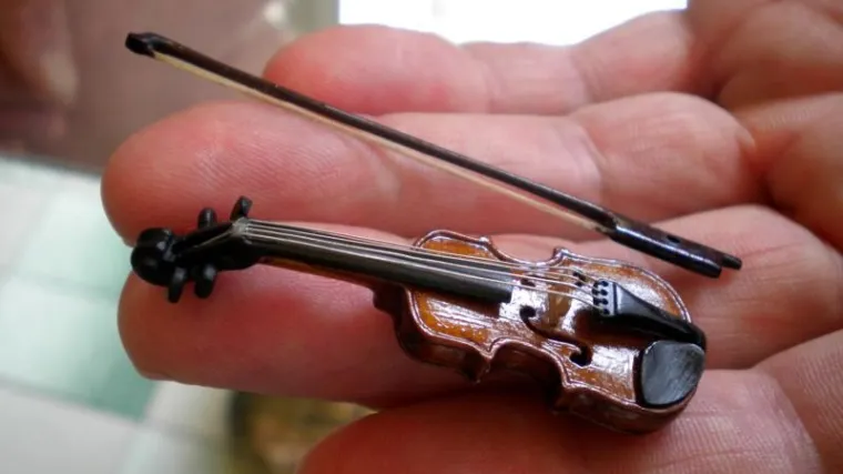 Vukovarac izradio najmanju violinu