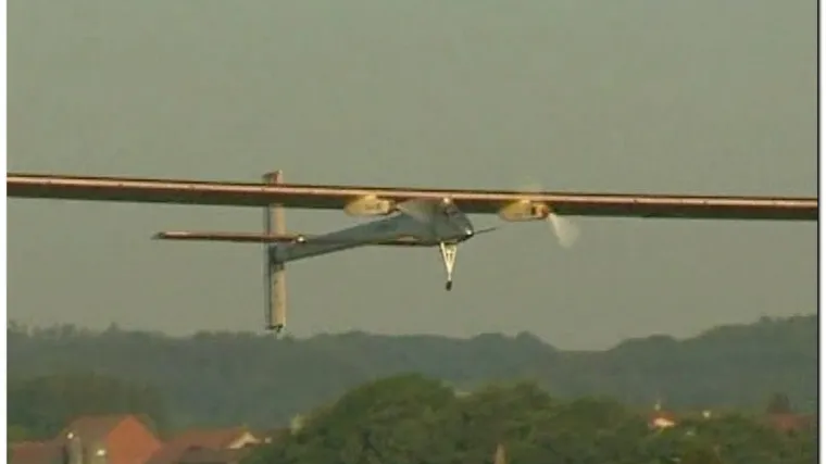 Solarni avion letio 26 sati