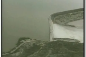 20 tisuća ljudi bježi pred vodom