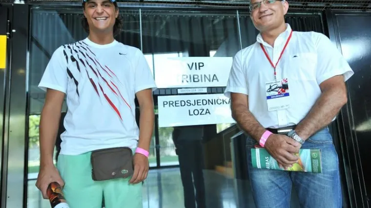 Mladić vratio torbu punu novca