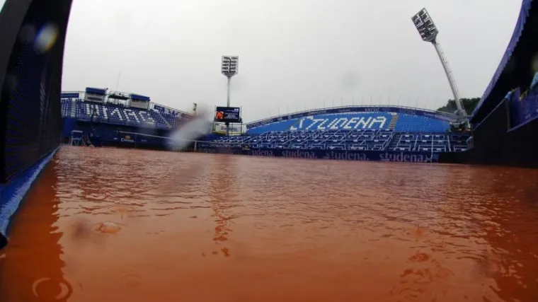 Teniski teren postao olimpijski bazen