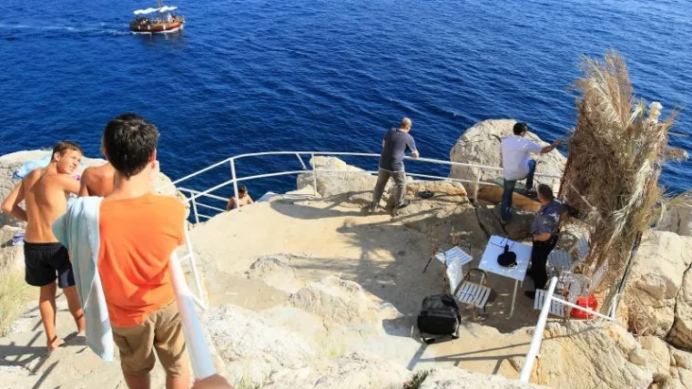 Australka pala niz stijene u Dubrovniku