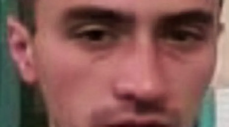 Kompjutorski geek naživo rezao i jeo svoju baku!