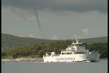 Pijavica divljala po Pašmanu