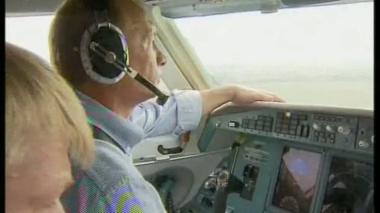 Putin kanaderom osobno gasio požare