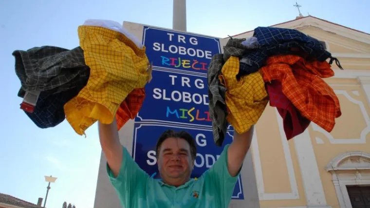 Jakovčić iz protesta dijelio hlačice