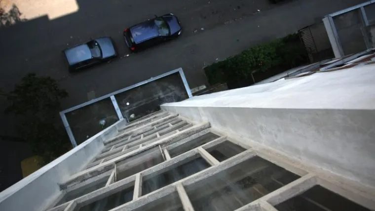 ČUDO: Dječak pao sa sedmog kata i preživio