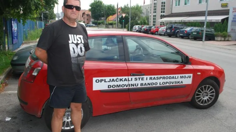 Poruku "bandi lopovskoj" vozi na autu